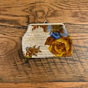 Vintage Clutch Purse 60's Velour Floral Pattern Kiss Lock Mushroom Interior